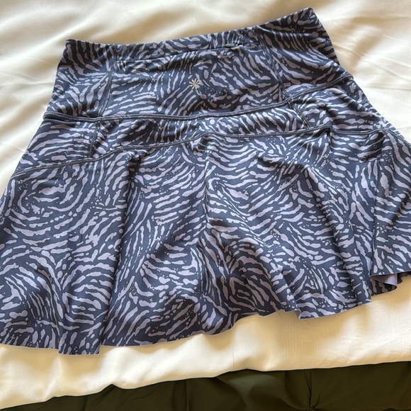 Athleta Ace printed 13.5 inch tennis skirt in an extra small - Picture 4 of 6